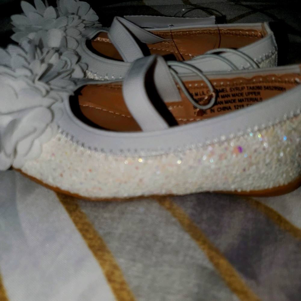Toddler girl's shoes